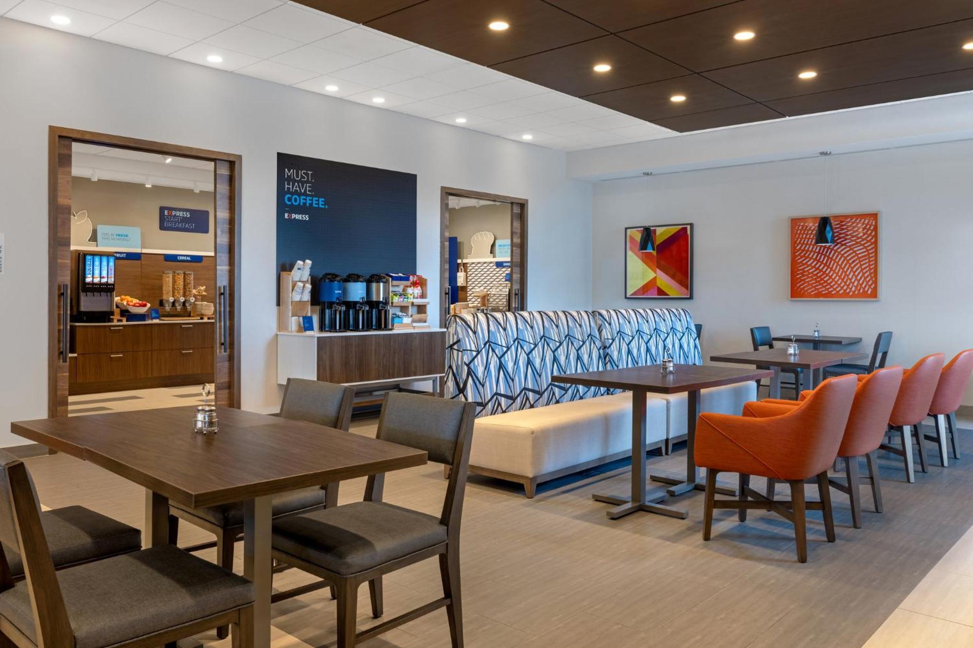 Holiday Inn Express & Suites St Thomas セントトーマス エクステリア 写真