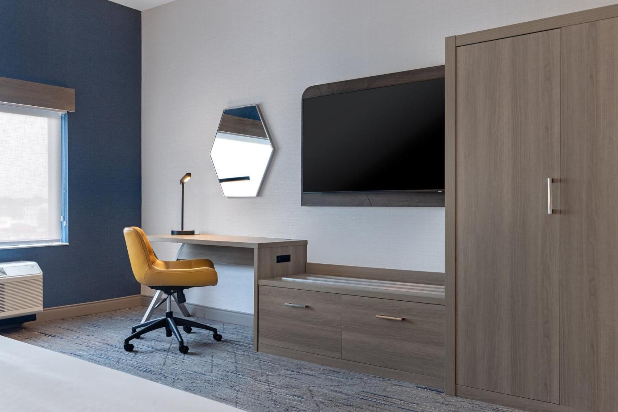 Holiday Inn Express & Suites St Thomas セントトーマス エクステリア 写真