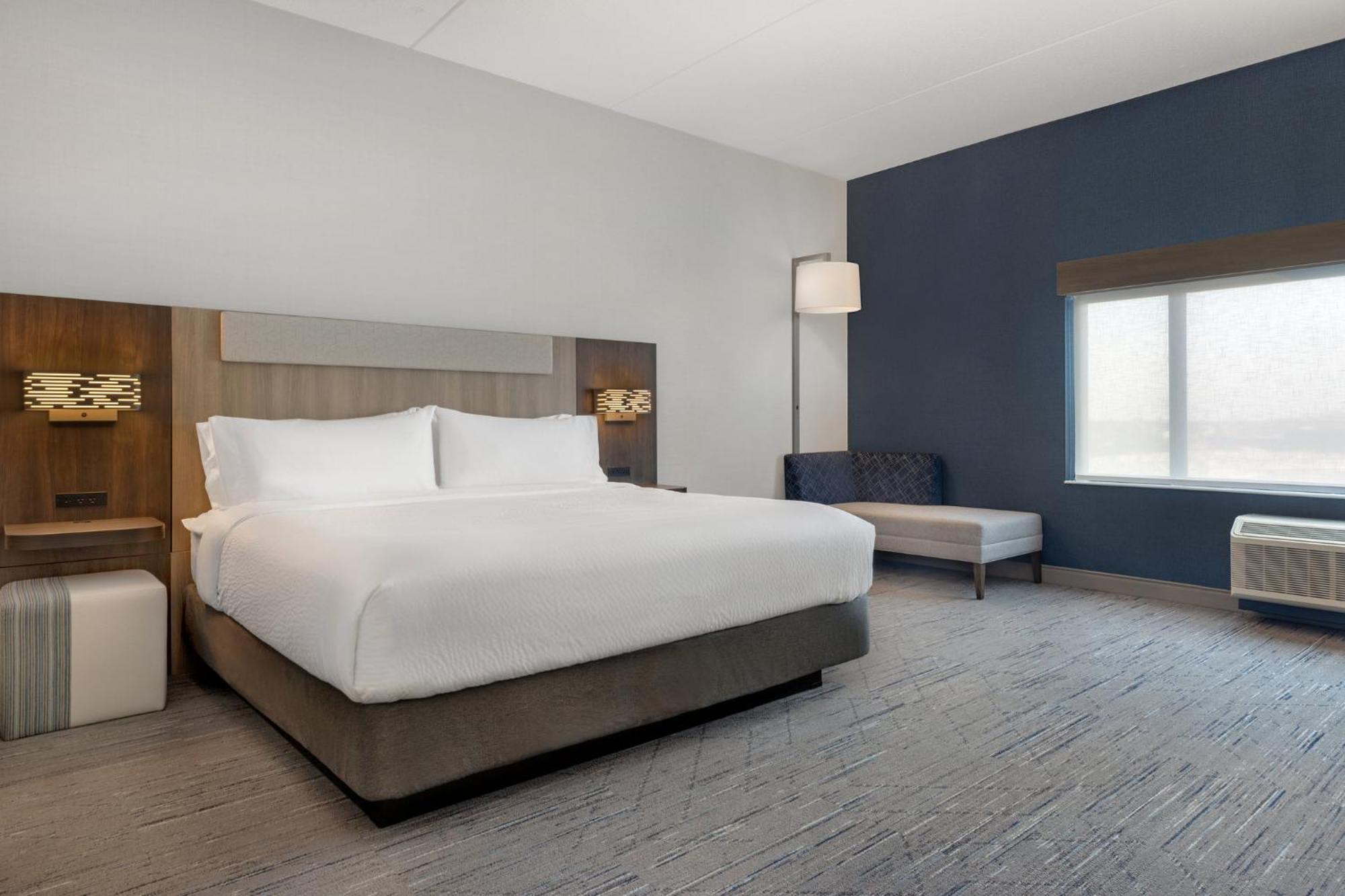 Holiday Inn Express & Suites St Thomas セントトーマス エクステリア 写真