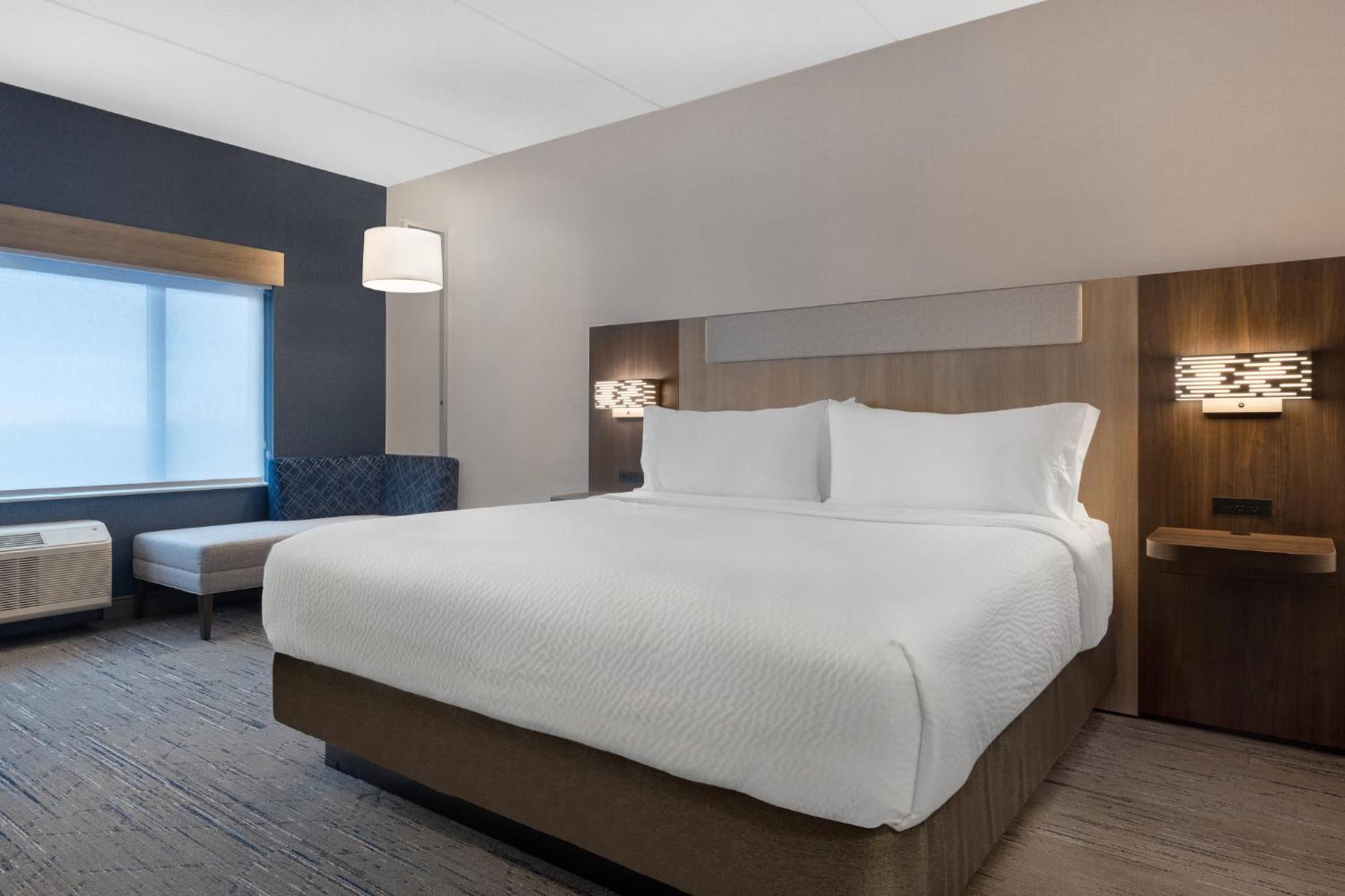 Holiday Inn Express & Suites St Thomas セントトーマス エクステリア 写真