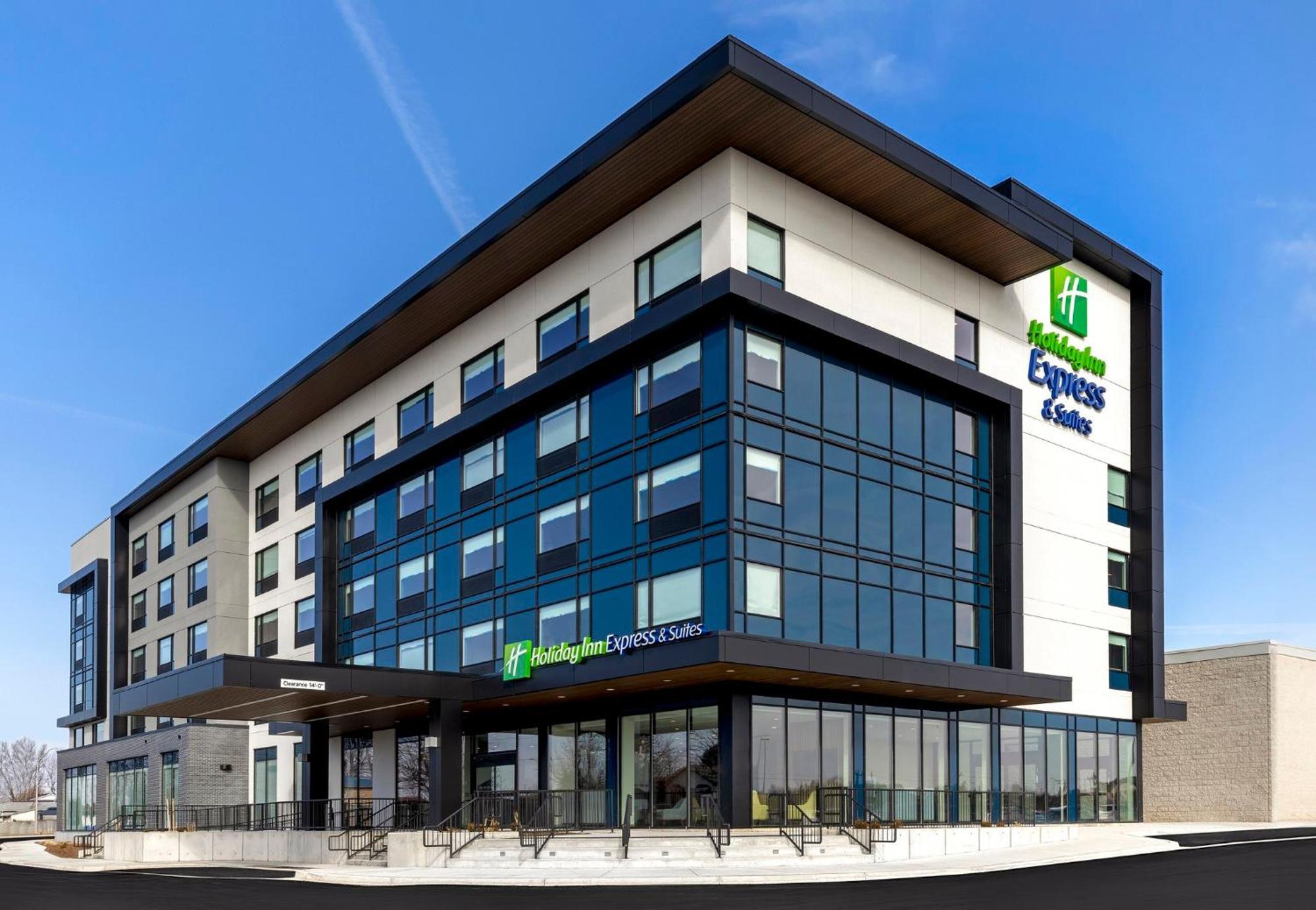 Holiday Inn Express & Suites St Thomas セントトーマス エクステリア 写真