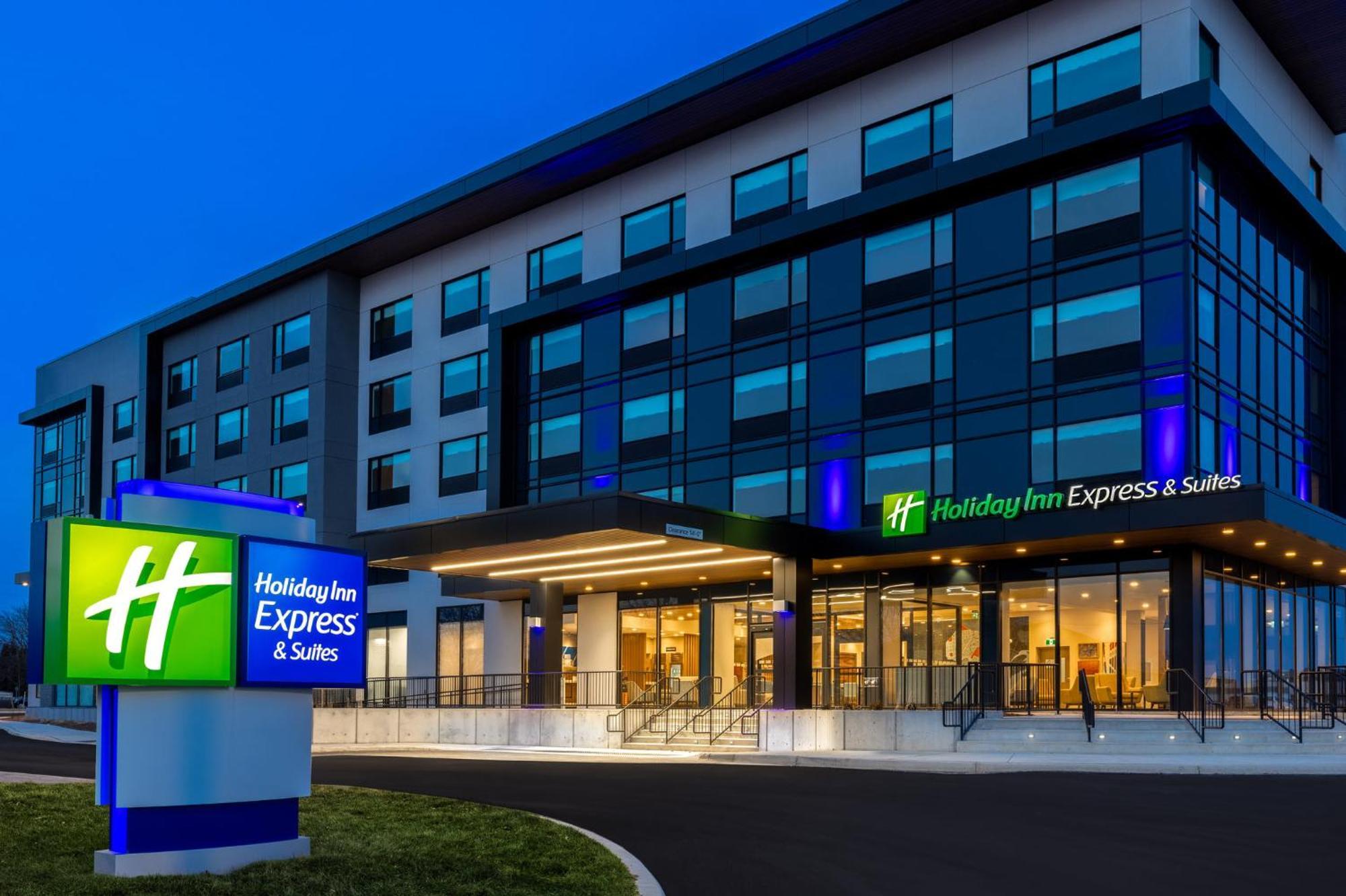 Holiday Inn Express & Suites St Thomas セントトーマス エクステリア 写真