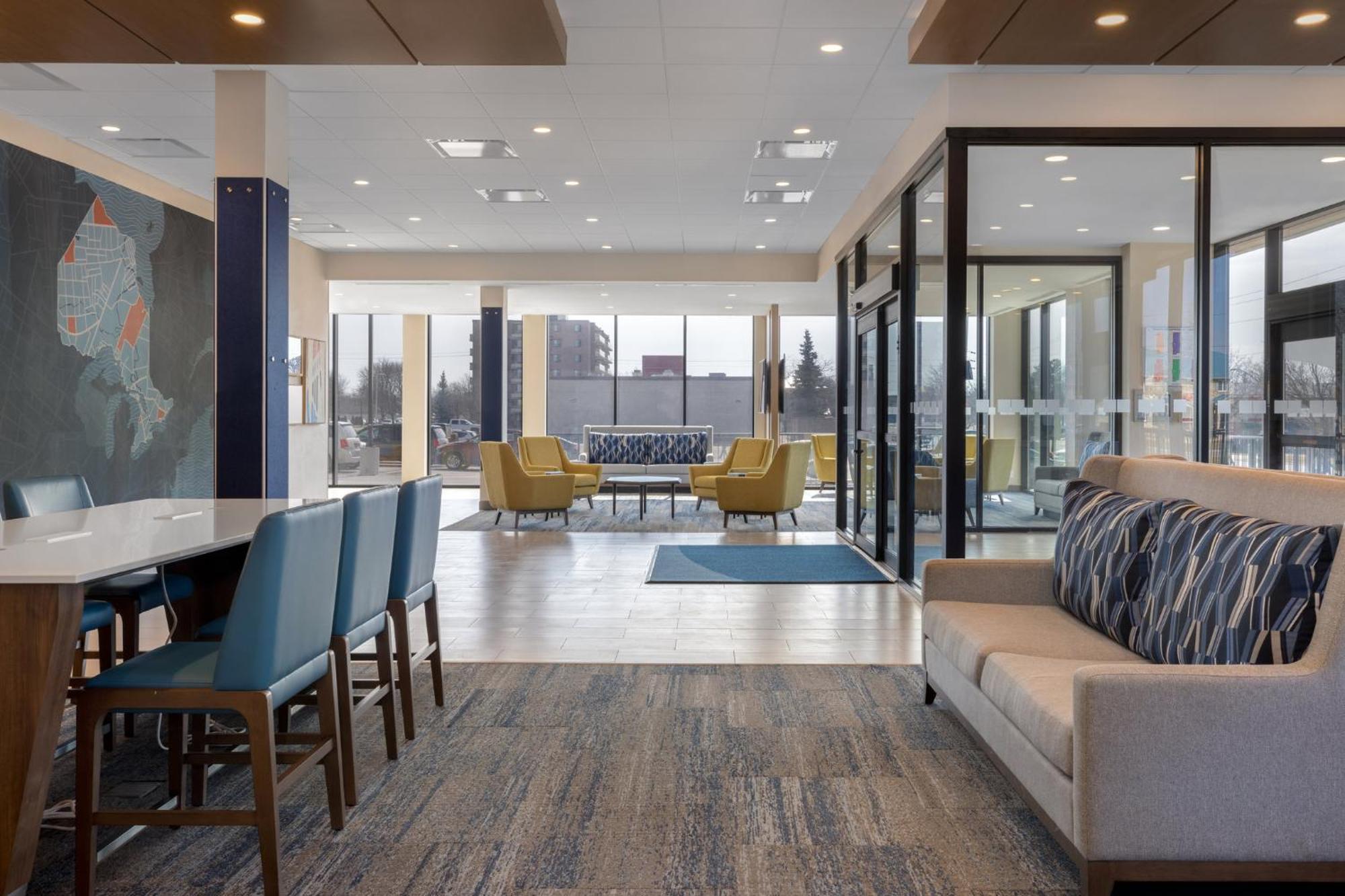 Holiday Inn Express & Suites St Thomas セントトーマス エクステリア 写真