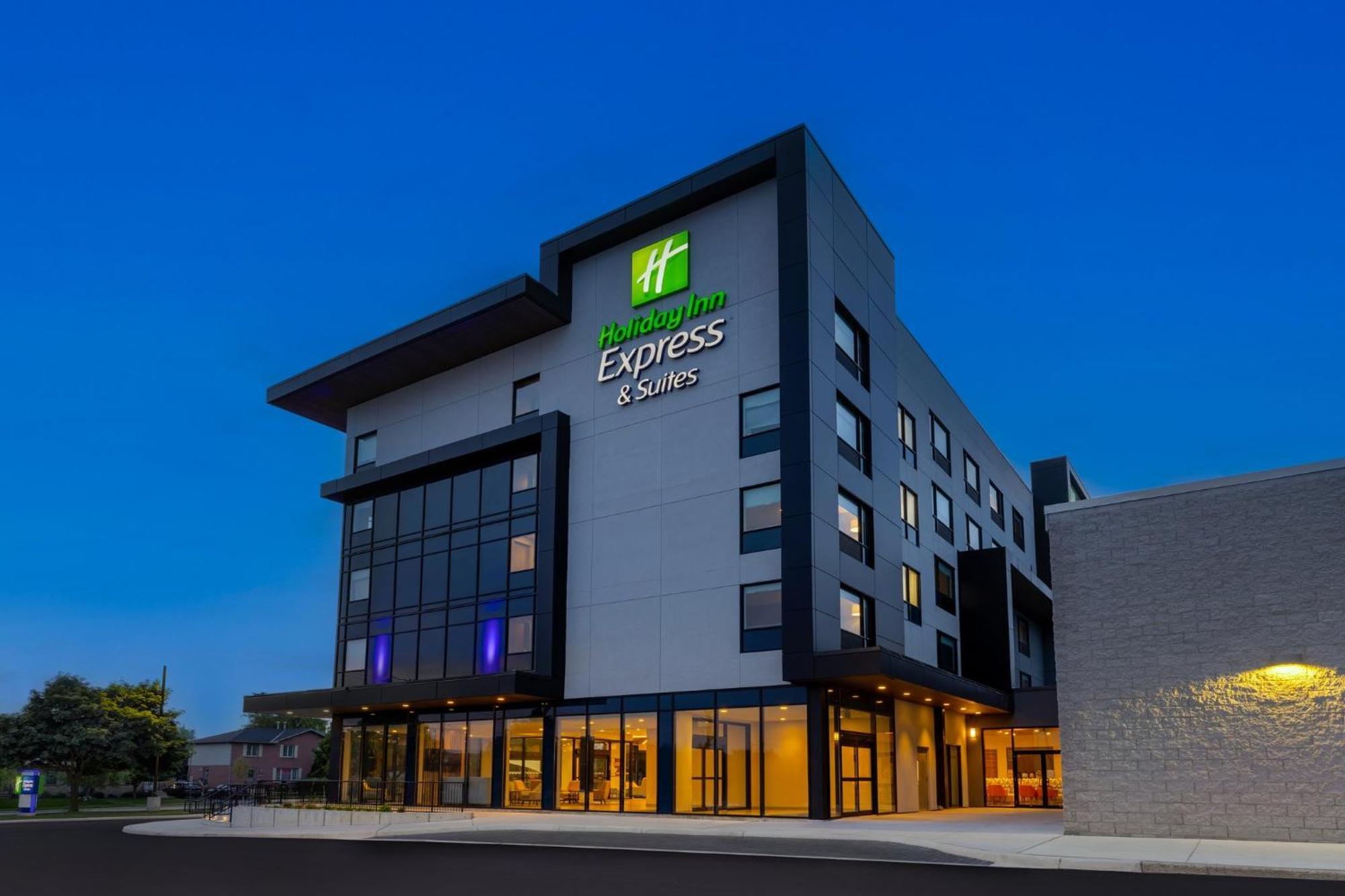 Holiday Inn Express & Suites St Thomas セントトーマス エクステリア 写真