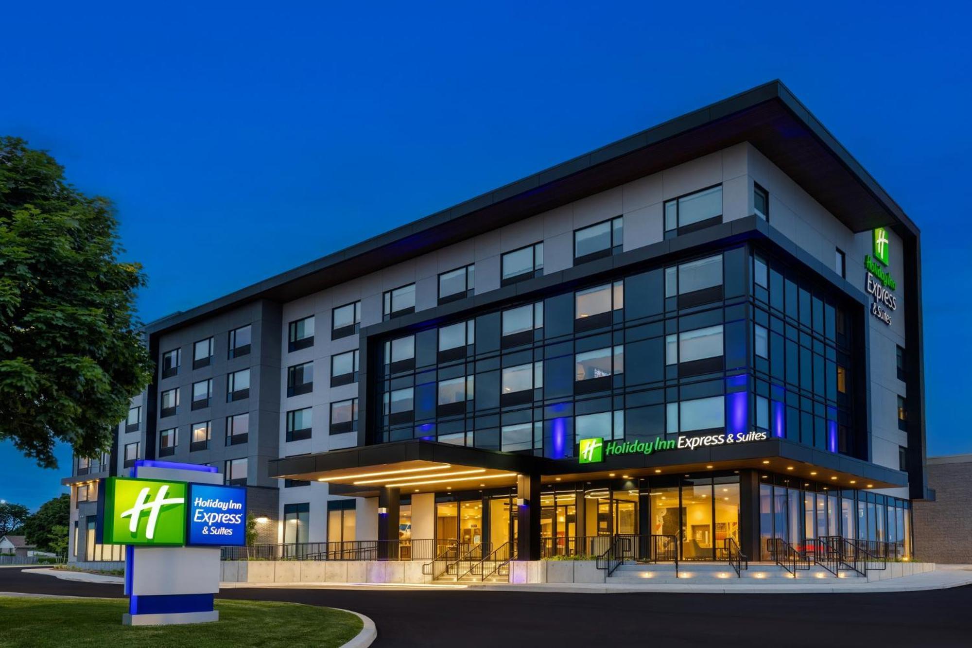 Holiday Inn Express & Suites St Thomas セントトーマス エクステリア 写真